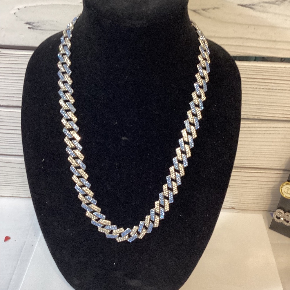 Elegant  Gold Necklace